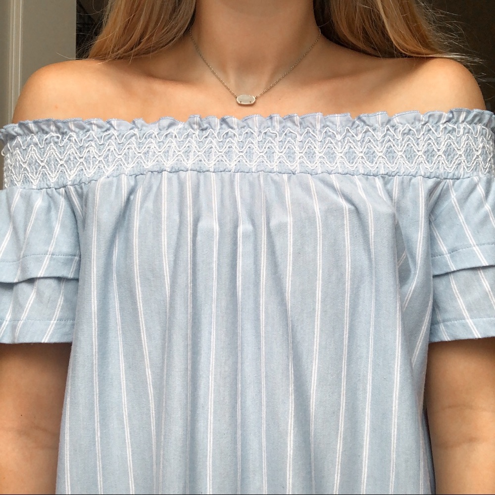 American Eagle Off The Shoulder